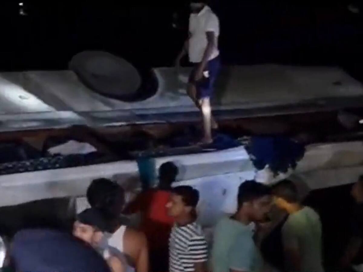 3 Dead, 24 Injured As Bus Falls Into River In Jharkhand's Giridih, CM Soren Says Rescue Op Underway