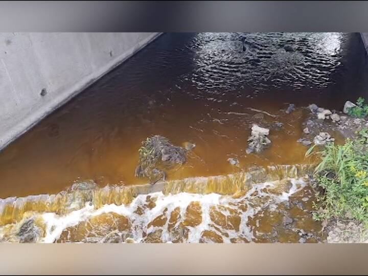 कृष्णा नदीत नदी काठच्या कारखान्यातून सातत्याने मळीमिश्रीत सांडपाणी सोडले जात असल्याचा आणि यातून नदीचे प्रदूषण आणि मासे मरण्याच्या घटना सातत्याने घडलेल्या आहेत.