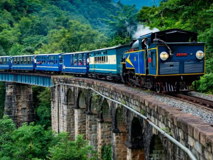 Indian Railways: कई मुश्किल काम आसान कर देगा भारतीय रेलवे का YATRI ऐप, जानें इसके फीचर्स Indian Railway YATRI app will make many difficult tasks easy know features Indian Railways: कई मुश्किल काम आसान कर देगा भारतीय रेलवे का YATRI ऐप, जानें इसके फीचर्स