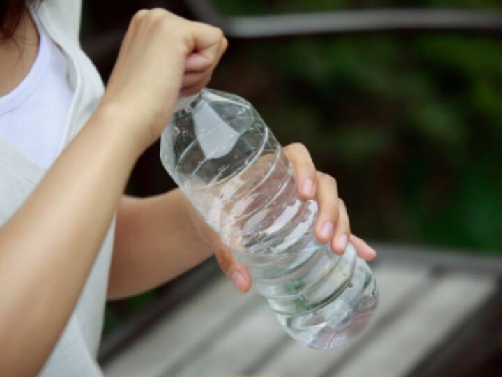 Jodhpur News: ग्राहक से पानी की बोतल पर एमआरपी से ज्यादा वसूले, अब कोर्ट ने लगाया इतने लाख का जुर्माना Rajasthan Jodhpur News consumer court imposed a fine of rs 1 lakh on the multiplex ann Jodhpur News: ग्राहक से पानी की बोतल पर एमआरपी से ज्यादा वसूले, अब कोर्ट ने लगाया इतने लाख का जुर्माना