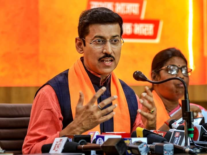 Vibrant Gujarat 2024 Rajasthan Minister Rajyavardhan Singh Rathore said Gujarat model is an example Vibrant Gujarat 2024: वाइब्रेंट गुजरात शिखर सम्मेलन में शामिल हुए मंत्री राज्यवर्धन राठौड़, बोले- 'राजस्थान को भी...'