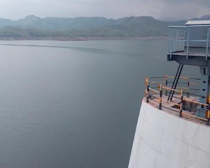 Monsoon and Rain: Narmada Dam has been overflow, see latest photos of Narmada Dam Photos: નર્મદા ડેમની જળસપાટી 130 મીટરથી ઉપર પહોંચી, જુઓ 80 ટકા ભરાયેલા ડેમની તસવીરો....