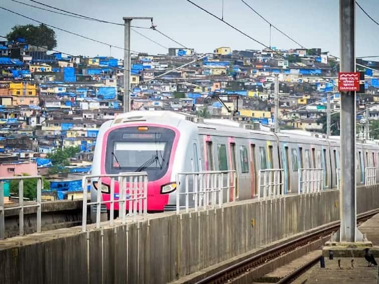 Mumbai Metro Phase 3 First phase likely to be inaugurated by PM Narendra Modi in the first week of October says sources Know All Details Mumbai Metro Phase 3 : मुंबईकरांसाठी खूशखबर! मेट्रो 3 च्या पहिल्या टप्प्याचं उद्घाटन मोदींच्या हस्ते होण्याची शक्यता, ऑक्टोबरच्या पहिल्या आठवड्यात हिरवा कंदील, सूत्रांची माहिती