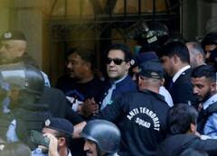 पाकिस्तान में फिर होगा बवाल? गिरफ्तारी से पहले इमरान खान ने समर्थकों को दिया मैसेज, कहा- 'घरों में छुपकर नहीं बैठना'