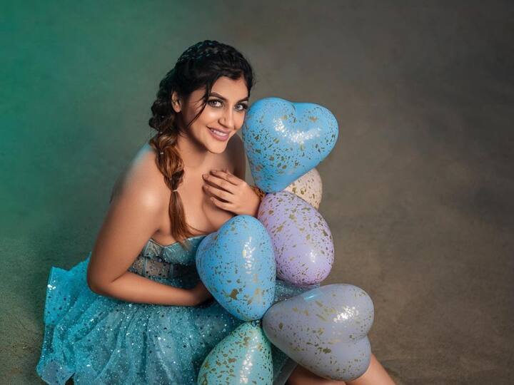 Yashika Anand : இன்ஸ்டாவில் ஆக்டீவாக இருக்கும் இவருக்கு எக்கசக்கமான ரசிகர்கள் உள்ளனர். தற்போது தனது 24ஆம் பிறந்தநாளை நேற்று கொண்டாடியுள்ளார் யாஷி.