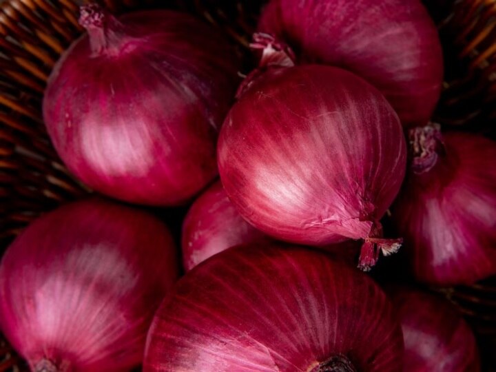 Onion Price: ટામેટા બાદ ડુંગળીના ભાવમાં થશે ભડકો, જાણો કેટલો થઈ શકે છે ભાવ