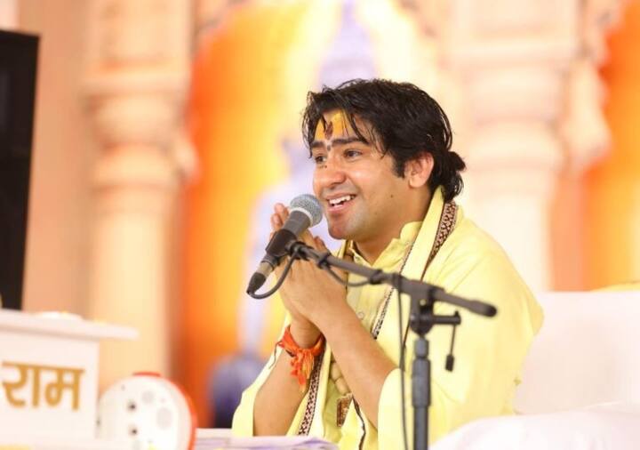 मध्य प्रदेश में इसी साल 2023 में विधानसभा चुनाव हैं. इस चुनावी साल में बीजेपी-कांग्रेस के कई बड़े नेता अपने-अपने इलाके में बागेश्वर धाम सरकार की कथा कराने की कोशिश में लगे हुए हैं.
