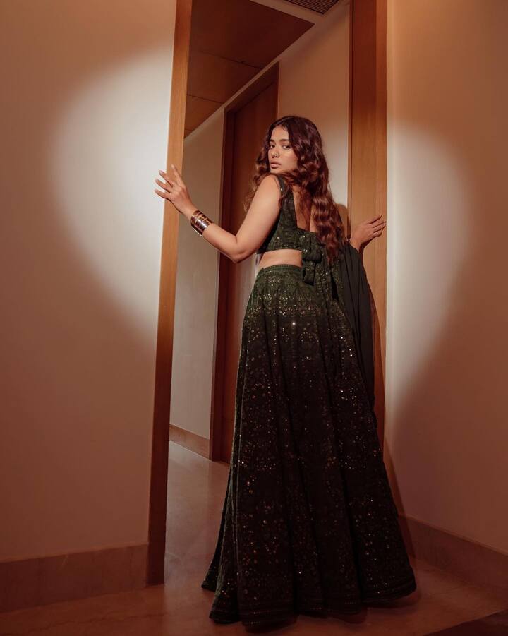 સાઉથ એક્ટ્રેસ કેતિકાનો સાડીમાં ગ્લેમરસ અંદાજ જોવા મળી રહ્યો છે