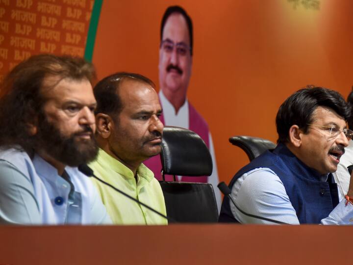 सबसे बड़ा सवाल है कि क्या आप 2024 में मौजूदा सांसद को वोट करेंगे? जिस पर लोगों के जवाब हंस राज हंस को मुश्किल में डाल सकते हैं. इस पर 30 फीसदी ने दोबारा इनको चुना. सबसे ज्यादा 60 प्रतिशत लोगों ने नहीं में अपना मत दिया. 10 फीसदी ने नहीं पता कहा.