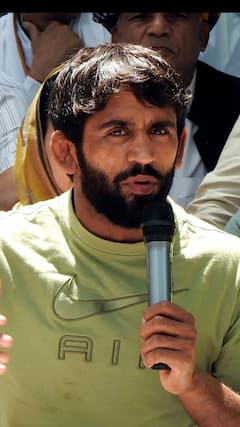 Bajrang Punia को दिल्ली पटियाला हाउस कोर्ट ने किया समन, कोच Naresh Dahiya ने करवाया केस दर्ज