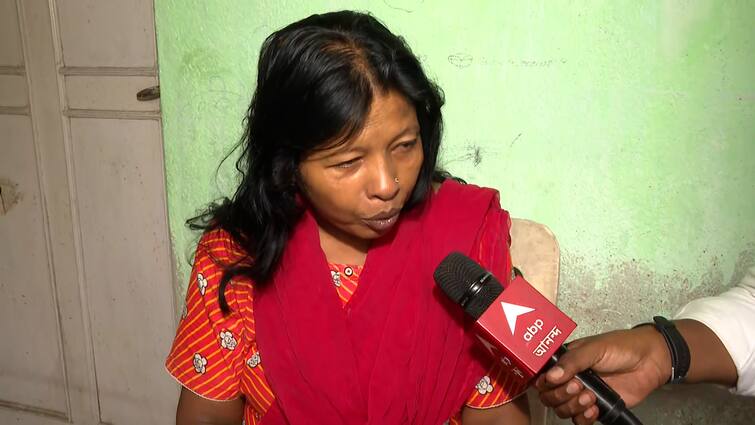 Mother Of Deceased Child Of Behala Mourns In Immense Grief As She Recollects The Last Words Of His School Going Son Behala Accident:'সিঁড়িতে জুতো পরাচ্ছি। বলে দিলাম, বাবা ট্রাফিক সিগন্যাল বানানটা...' শেষের স্মৃতি মনে করে ডুকরে উঠছেন সৌরনীলের মা