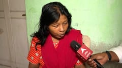 'সিঁড়িতে জুতো পরাচ্ছি। বলে দিলাম, বাবা ট্রাফিক সিগন্যাল বানানটা...' শেষের স্মৃতি মনে করে ডুকরে উঠছেন সৌরনীলের মা