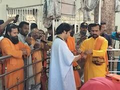 Bageshwar Dham: धीरेंद्र शास्त्री के छिंदवाड़ा दरबार में पहुंचे लाखों श्रद्धालु, कमलनाथ के बेटे और बहू ने भी सुनी कथा