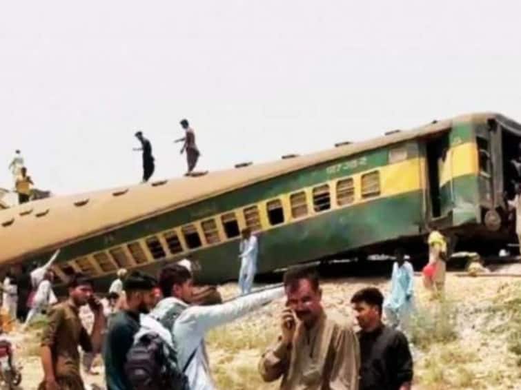 15 Killed, Over 50 Injured After Train Derails In Pakistan Report know details పాకిస్థాన్‌లో ఘోర రైలు ప్రమాదం, పట్టాలు తప్పిన 10 బోగీలు - 15 మందికిపైగా మృతి!
