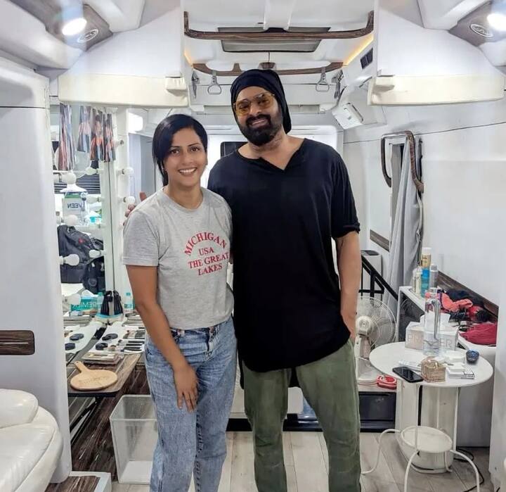 தற்போது, இப்படத்தின் முதல் சிங்கிள் இன்று வெளியாகும் என ட்விட்டரில், நேற்று முதல் தகவல் பரவி வருகிறது.