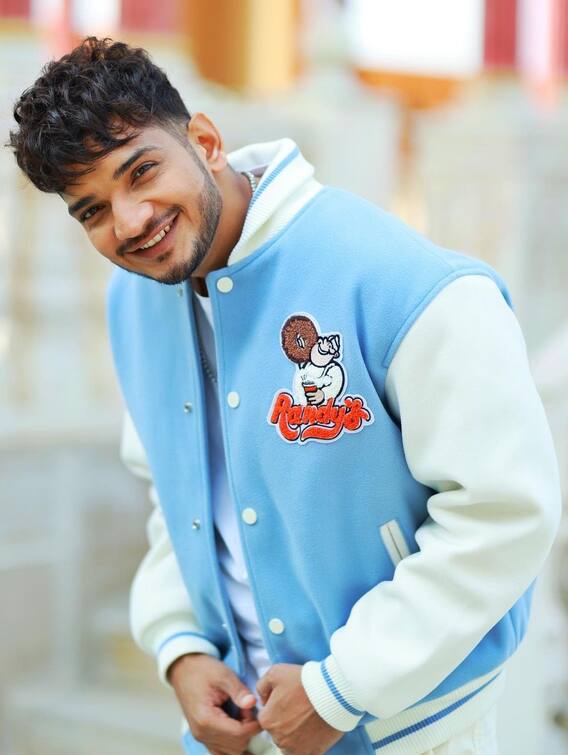 मां ने किया सुसाइड, कर्ज में डूबे थे पिता, मुनव्वर ने झेली हैं इतनी तकलीफें