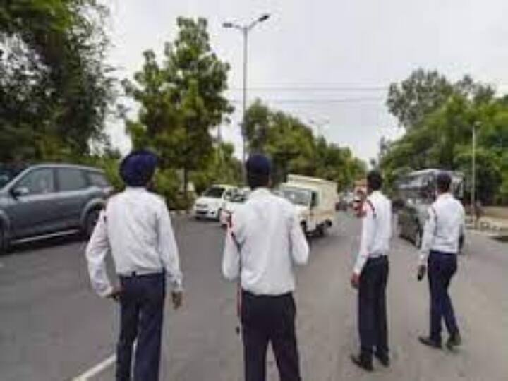 Bihar Police fined Bike rider for not wearing seat belt In Chapra copy of challan went viral Ann Bihar: गजब है बिहार पुलिस! बाइक सवार को लगाया सीट बेल्ट नहीं लगाने का जुर्माना, वायरल हुई चालान की कॉपी