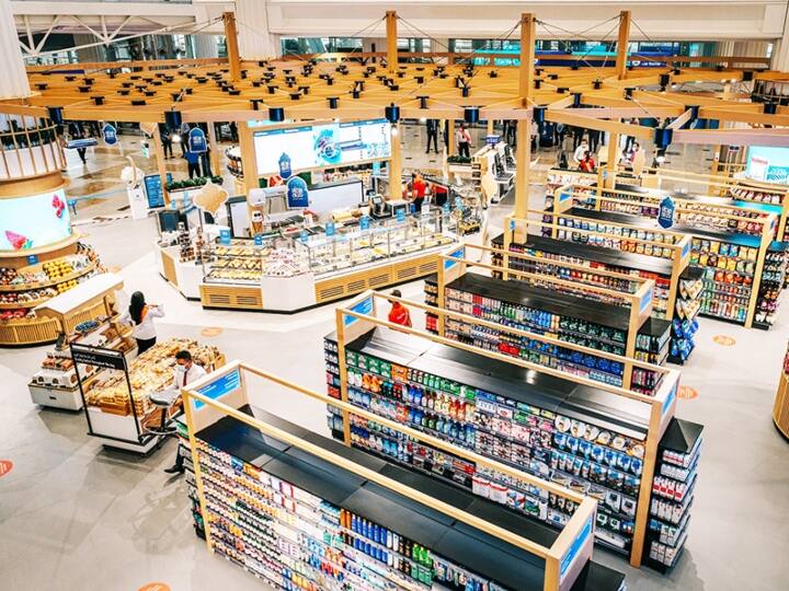 Carrefour mini is the first automatic cashierless shopping store in dubai know how payment done here दुबई के इस शॉपिंग स्टोर में नहीं रहता कोई भी कैशियर, जानिए फिर सामान के पैसे कैसे देते हैं लोग