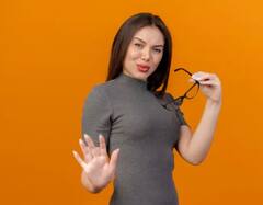 Wearing glasses: ਜੇਕਰ ਤੁਸੀਂ ਵੀ ਲਾਉਂਦੇ ਹੋ ਚਸ਼ਮਾ, ਤਾਂ ਇਨ੍ਹਾਂ ਗੱਲਾਂ ਦਾ ਰੱਖੋ ਖਾਸ ਧਿਆਨ, ਨਹੀਂ ਤਾਂ ਤੁਹਾਡੀਆਂ ਅੱਖਾਂ ਨੂੰ ਪਹੁੰਚ ਸਕਦਾ ਨੁਕਸਾਨ