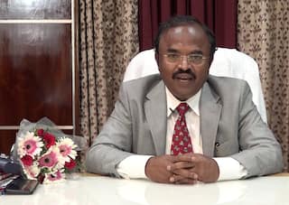 Madras University: சென்னை பல்கலைக்கழகத்தில் தங்கப்பதக்கம் வழங்க நிதிப் பற்றாக்குறை?- துணைவேந்தர் விளக்கம்