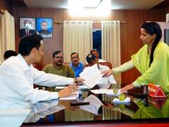 कुमाऊं कमिश्नर दीपक रावत ने जनता दरबार में सुनी समस्याएं, प्लॉट की बिक्री पर लोगों को दी सलाह