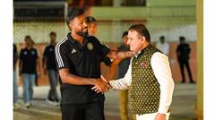 Hardik Pandya: ਹਾਰਦਿਕ ਪਾਂਡਿਆ-ਸੈਮਸਨ ਸਣੇ ਪੂਰੀ ਟੀਮ ਨੇ 'ਭਾਰਤ ਦੇ ਹਾਈ ਕਮਿਸ਼ਨਰ' ਨਾਲ ਕੀਤੀ ਮੁਲਾਕਾਤ, ਵੇਖੋ ਤਸਵੀਰਾਂ