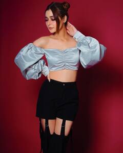 बिग बॉस हाउस में शादी, फिर तलाक और बाथटब का वायरल वीडियो, इन विवादों से भरी हैं टीवी एक्ट्रेस सारा खान की लाइफ