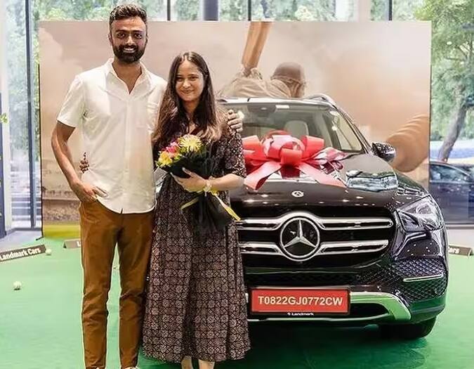 આ SUV મર્સિડીઝની લક્ઝુરિયસ કારમાંથી એક છે, જે માત્ર 7.2 સેકન્ડમાં શૂન્યથી લઈને 100 કિલોમીટર પ્રતિ કલાકની ઝડપ પકડી શકે છે અને 225 કિલોમીટર પ્રતિ કલાકની ટોપ સ્પીડથી દોડી શકે છે.