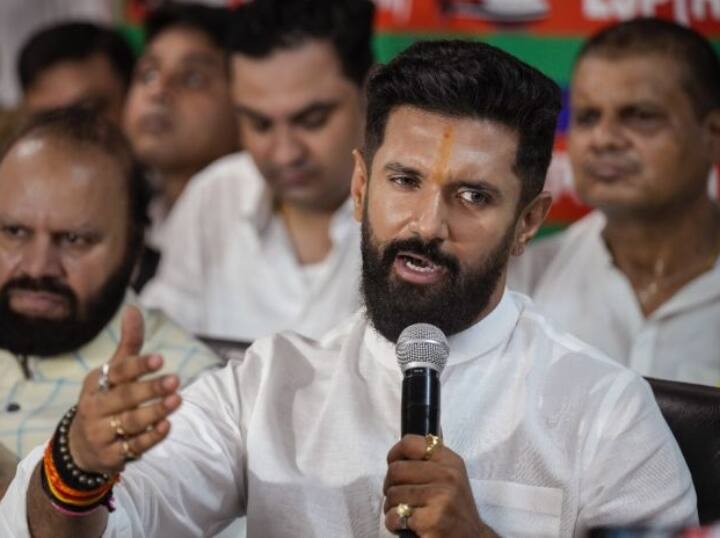 Bihar Politics: 'विपक्षी महागठबंधन के नेता अब बैकबेंचर बन कर रह गए', चिराग पासवान का नीतीश कुमार पर तंज LJP chief Chirag Paswan took dig at Nitish Kumar and said he is sidelined in opposition alliance INDIA Bihar Politics: 'विपक्षी महागठबंधन के नेता अब बैकबेंचर बन कर रह गए', चिराग पासवान का नीतीश कुमार पर तंज