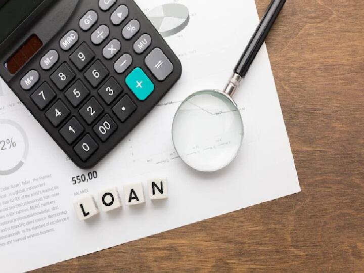 केनारा बैंक पर्सनल लोन पर 10.65 फीसदी से लेकर 16.25 फीसदी ब्याज दर ऑफर कर रहा है. इसमें आपको प्रोसेसिंग फीस के रूप में एक रुपये भी नहीं देना होगा.