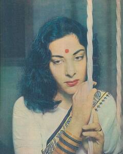 Nargis Dutt Life Story: जब खुद को शीशे में देख घंटो रोई थीं नरगिस दत्त, एक्ट्रेस के साथ हुआ था ये हादसा