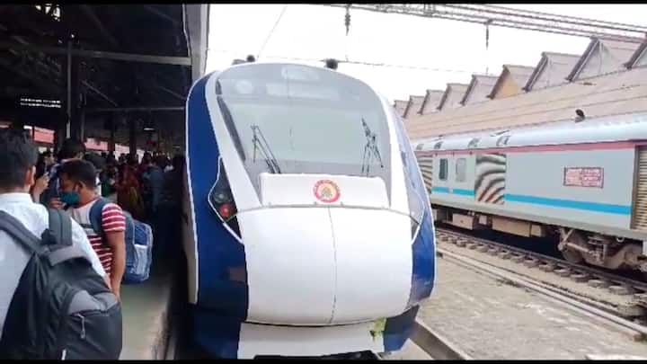 হাওড়া থেকে পাটনা যেতে সময় লাগে সাড়ে ৭ ঘণ্টা থেকে ৮ ঘণ্টা।