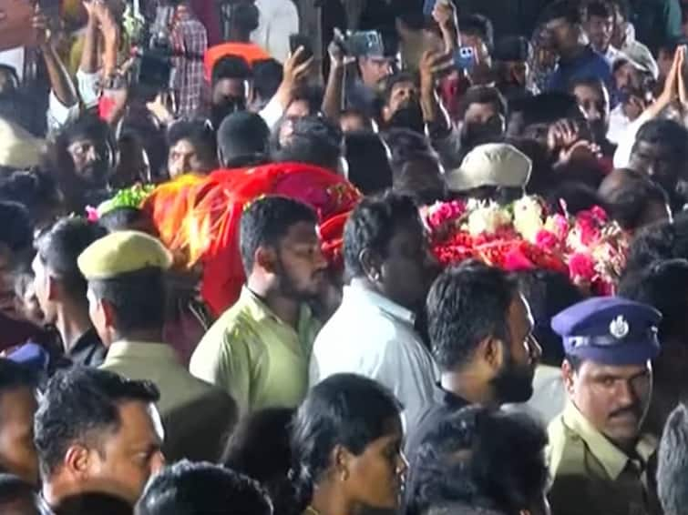 Poet Gaddar cremation completes by telangana govt formalities in Alwal of Hyderabad Gaddar Cremation: గద్దర్ అంత్యక్రియలు పూర్తి - బౌద్ధ సాంప్రదాయం ప్రకారం ఖననం