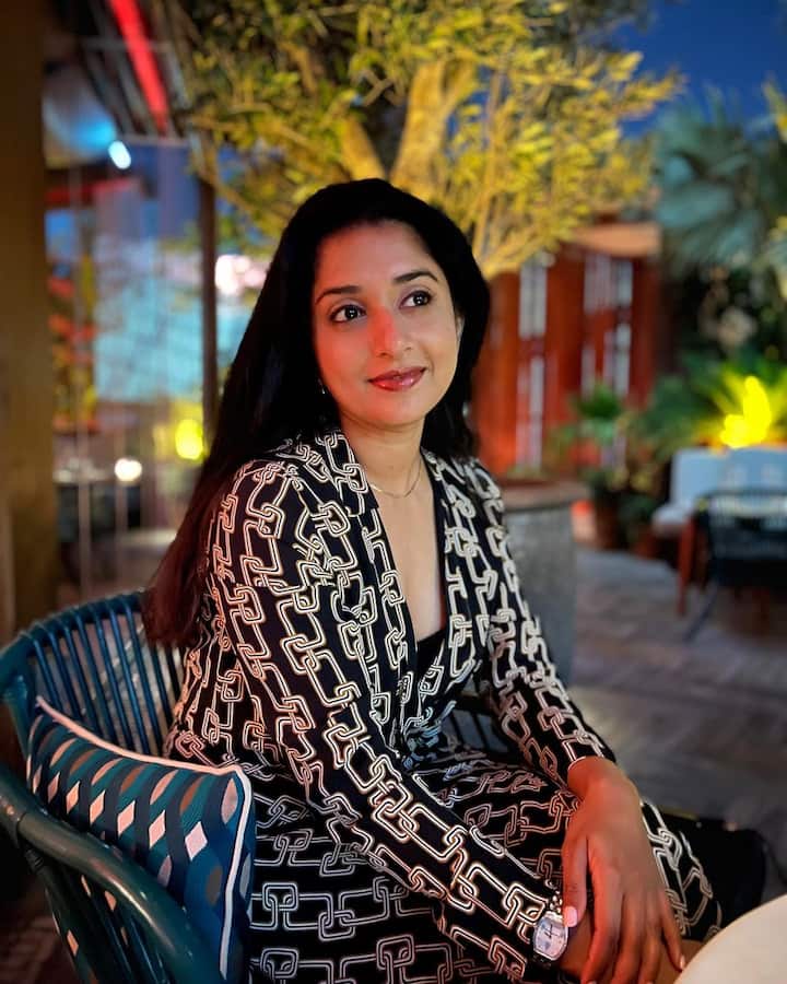 மழையூரின் சாரலிலே என்னை மார்போடு சேர்த்தவளே..