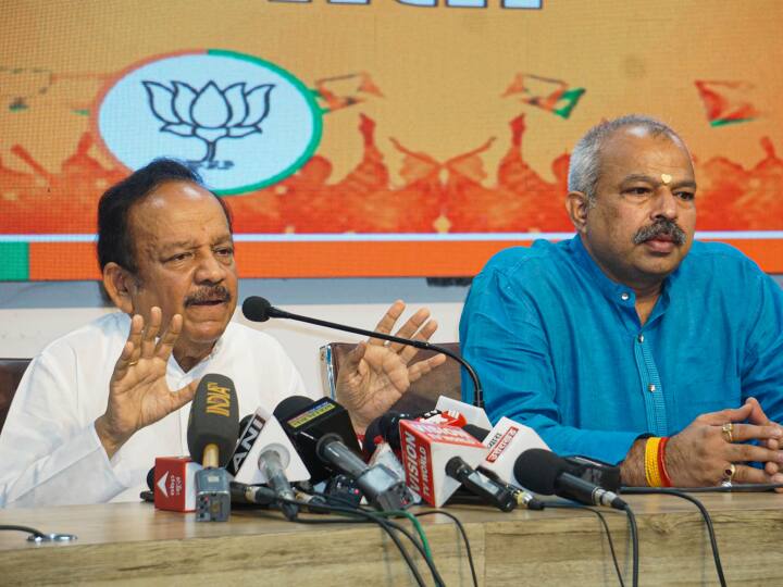 डॉ हर्षवर्धन राजनेता के साथ एक चिकित्सक भी हैं. 1993 में दिल्ली की पहली विधानसभा के सदस्य बनें. हर्षवर्धन दिल्ली विधानसभा चुनाव के इतिहास में कभी नहीं हारे हैं. इन्होंने ही पोलियों उन्मूलन योजना की शुरुआत की थी. जानें इनको लेकर जनता की क्या राय है.