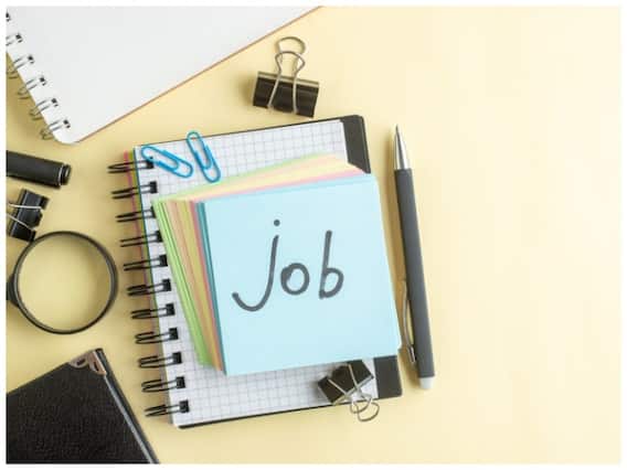 Bank Jobs 2023: नैनीताल बैंक में निकली वैकेंसी, ग्रेजुएशन किए उम्मीदवार कर सकते हैं अप्लाई, ये रहा डायरेक्ट लिंक