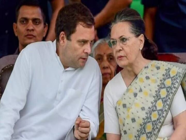 Rahul Gandhi Membership: सदस्यता बहाली के बाद मां सोनिया के साथ संसद पहुंचे राहुल गांधी, कुछ इस अंदाज में आए नजर Rahul Gandhi arrived Parliament with Sonia Gandhi and other party leaders after Lok Sabha Membership Reinstatement Rahul Gandhi Membership: सदस्यता बहाली के बाद मां सोनिया के साथ संसद पहुंचे राहुल गांधी, कुछ इस अंदाज में आए नजर