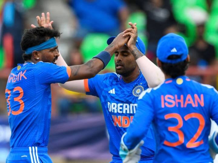 India vs West Indies 2nd T20I Hardik Pandya Becomes 3rd Indian To Take Highest Wickets In International T20 Cricket For India IND vs WI: हार्दिक पांड्या ने अश्विन को पछाड़ हासिल किया तीसरा स्थान, इस मामले में बने पहले भारतीय खिलाड़ी