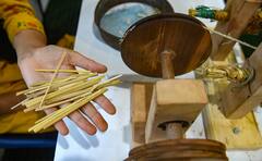 National Handloom Day 2023: নানা প্রদেশ নানা ডিজাইন!বৈচিত্র্যকে একসুতোয় বাঁধে শিল্পীর হাতের তাঁত