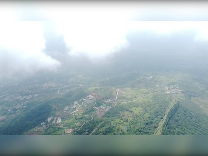 लोणावळा लगतच्या लोहगडावरुन हाच निसर्ग मोबाईल कॅमेऱ्यात टिपण्यात आला आहे.