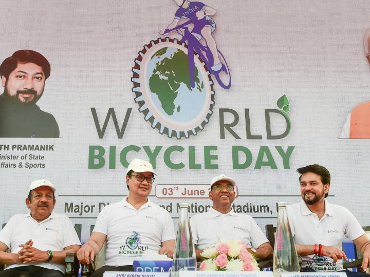 सांसद के रूप में हर्षवर्धन के प्रदर्शन का आंकलन करें तो, संसद में उनकी उपस्थिति सबसे ज्यादा 96 फीसदी रहा है. वहीं उन्होंने सदन की कार्यवाही में 50 प्रतिशत सवाल पूछे हैं. MP फंड का उपयोग उन्होंने 71 फीसदी की है. उनको ओवरऑल 7/10 रेटिंग मिला है.