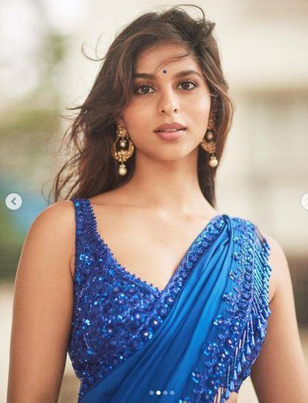 ਸੁਹਾਨਾ ਖਾਨ ਸੋਸ਼ਲ ਮੀਡੀਆ ਪ੍ਰੇਮੀ ਹੈ ਅਤੇ ਆਪਣੇ ਬੋਲਡ ਅਤੇ ਗਲੈਮਰਸ ਲੁੱਕ ਦੀਆਂ ਤਸਵੀਰਾਂ ਸ਼ੇਅਰ ਕਰਕੇ ਆਪਣੇ ਪ੍ਰਸ਼ੰਸਕਾਂ ਨੂੰ ਹੈਰਾਨ ਕਰ ਦਿੰਦੀ ਹੈ।