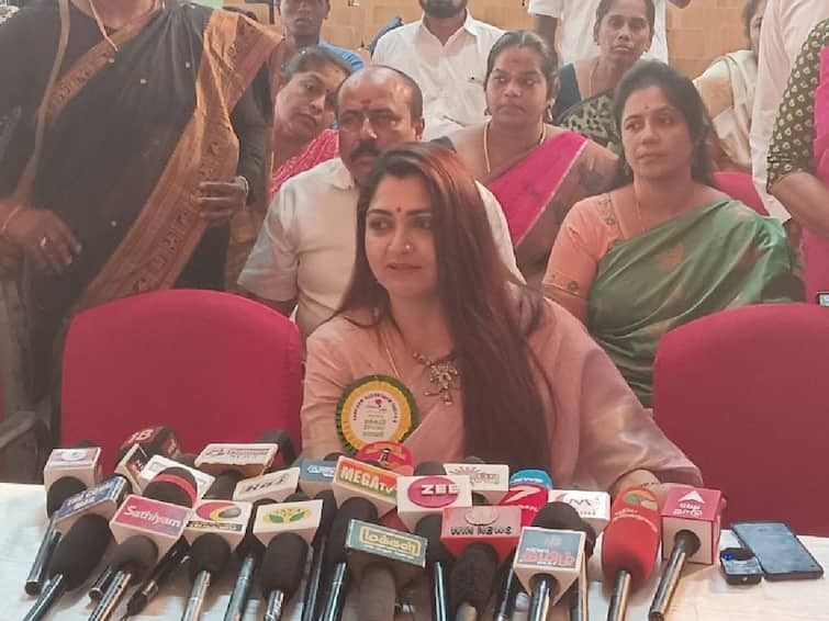 Actress Khushbu's answer to who is the next superstar battle not important now Kushboo: 'அடுத்த சூப்பர் ஸ்டார் யாருங்குறது இப்போ ரொம்ப முக்கியமா..?' கடுப்பாகிய குஷ்பு..!