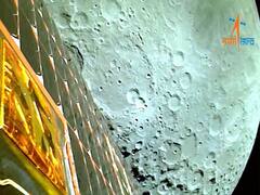 Chandrayaan 3 First Images of Moon: भारताच्या चांद्रयान-3 नं चंद्रावरुन पाठवलं पहिलं छायाचित्र; तुम्ही पाहिलं का?