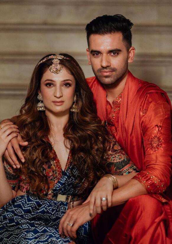 சமீபத்தில்தான் ஜெயா என்பவரை திருமணம் செய்து கொண்டார். ஜெயா சாஹர் ஒரு தனியார் நிறுவனத்தை நடத்தி வருபவர் என்பது குறிப்பிடதக்கது.