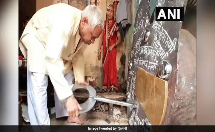 Ram Mandir Lock : अलीगडमधील एका दांपत्यानं राम मंदिरासाठी कुलूप बनवले आहे