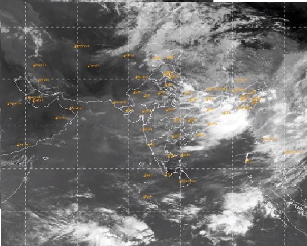 Monsoon has resumed activity in many states of the country, bringing thundershowers Weather Update Today: દેશના ઘણા રાજ્યોમાં ચોમાસું ફરી થયું સક્રિય, ગાજવીજ સાથે વરસાદના એંધાણ