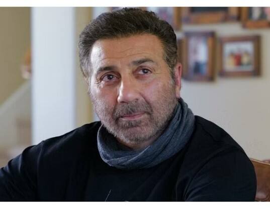 ਨਸ਼ਿਆਂ ਨੂੰ ਲੈ ਕੇ ਬਾਲੀਵੁੱਡ 'ਚ ਕਾਫੀ ਹੰਗਾਮਾ ਹੋਇਆ ਸੀ, ਜਿਸ 'ਤੇ ਸੰਨੀ ਦਿਓਲ ਨੇ ਵੀ ਆਪਣੀ ਤਿੱਖੀ ਪ੍ਰਤੀਕਿਰਿਆ ਦਿੱਤੀ।