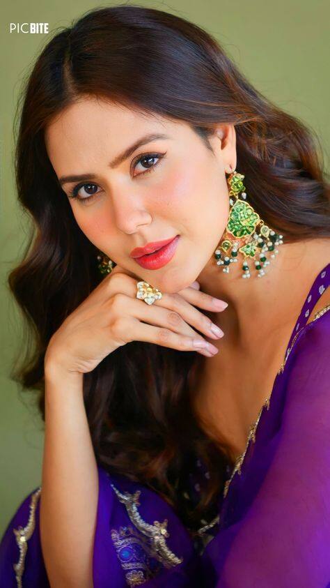 ਏਅਰ ਹੋਸਟਸ ਹੁੰਦਿਆਂ ਵੀ ਰੰਗਭੇਦ ਦਾ ਸ਼ਿਕਾਰ ਹੋਈ ਸੀ ਸੋਨਮ ਬਾਜਵਾ