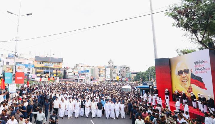 இந்த ஆண்டும் தமிழ்நாடு முதலமைச்சர் மு.க. ஸ்டாலின் தலைமையில் சென்னை ஓமந்தூரார் வளாகத்தில் அமைந்துள்ள கருணாநிதி சிலை அருகே புறப்பட்டு, காமராஜர் சாலையில் அமைந்துள்ள கருணாநிதி நினைவிடம் வரை பேரணி நடைபெற்றது.